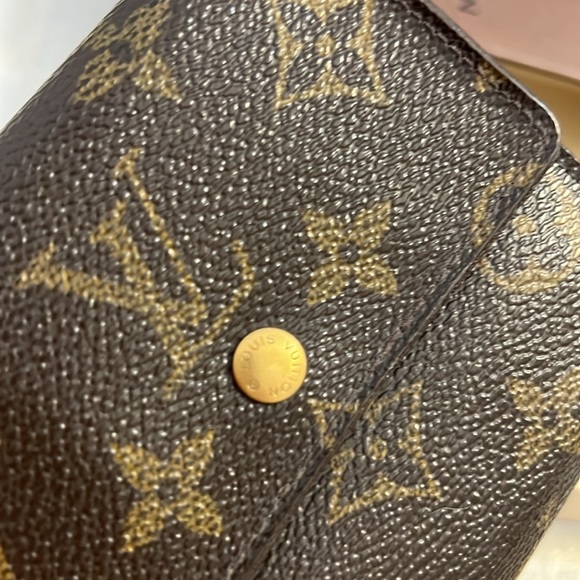 Authentic Louis Vuitton monogram wallet - Picture 8 of 16